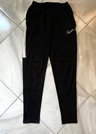 Чоловічі чорні спортивні штани nike s