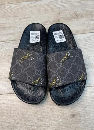 Шльопанці жіночі gucci gg supreme Sacs  Host
