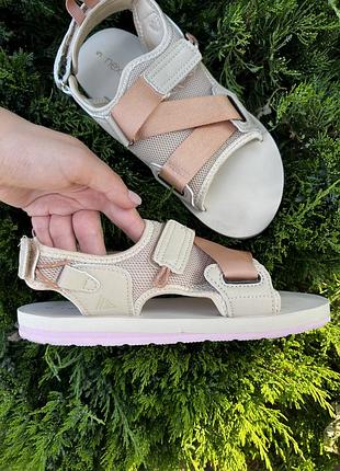 Сандалі next 37,5 -38 розмір