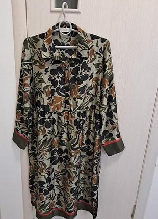 Женское платье миди.