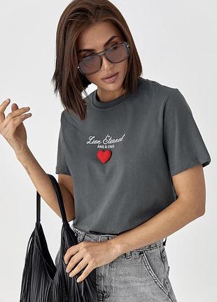 Футболка з обʼємним серцем