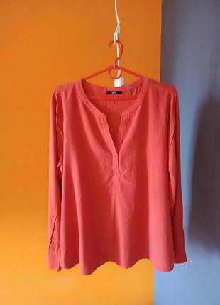 Блуза футболка з довгими рукавами розмір 44 (52)