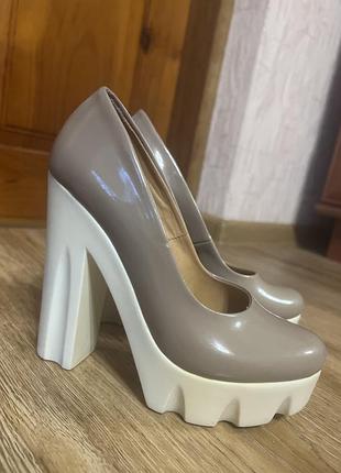 Туфлі жіночі