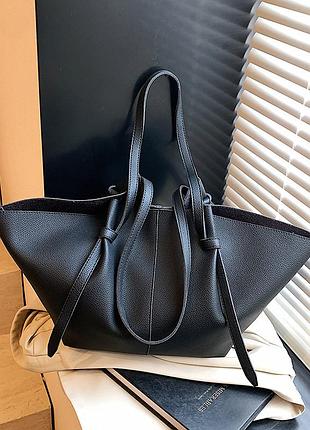 Чорна сумка жіноча