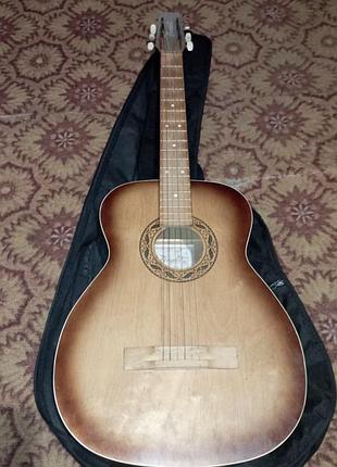 Гитара акустическая