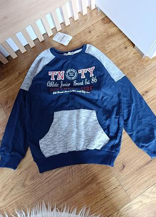 Свитшот идет на 9-10 лет