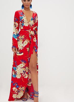 Яскрава сукня