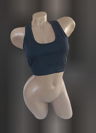 Гарний безшовний жіночий спортивний чорний топ