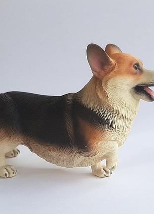 Статуетка корги, декоративная фигурка с корги, корги подарок, сувенир с корги