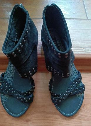 Босоніжки жіночі carnaby р.38 замша і шкіра натуральна.