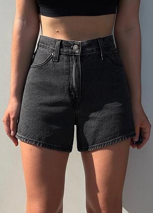 Оригінальні шорти levi's mom