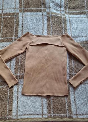 Тредовая кофта с разрезом на груди и открытыми плечами river island