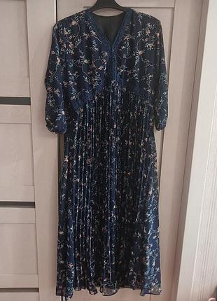 Платье женское миди.