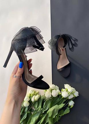 Чорні босоніжки на шпильці з бантиком атласні босоніжки на каблуку босоніжки на підборах з бантом
