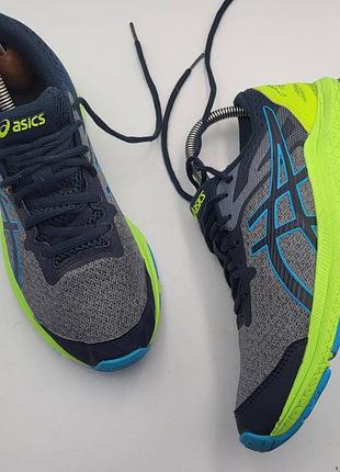 Оригінальні літні кросівки для бігу
asics gel-gt1000