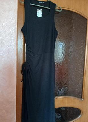 Стильна чорна сукня в рубчик   максі , сексуально облягаюча модель