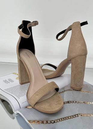 Дуже гарні босоніжки, універсальний колір який підійде під все