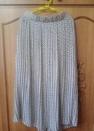 Плісе беживе в горох