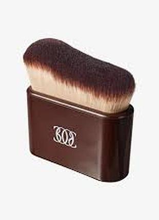 Кисточка для макияжа