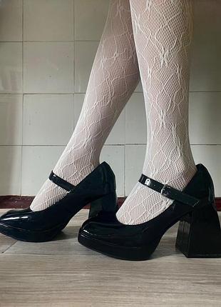 Туфлі жіночі mohito 37 розмір /лаковані чорні/широкі підбори 8 см/стиль класичний, лоліта
