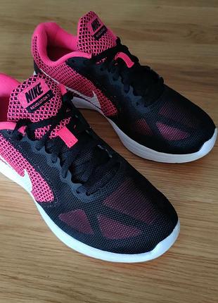 Nike revolution 3 жіночі кросівки
