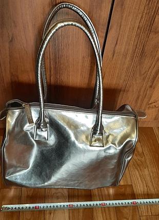 Сумка женская, с ручками, серебристого цвета