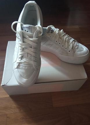 Кеди adidas на платформі