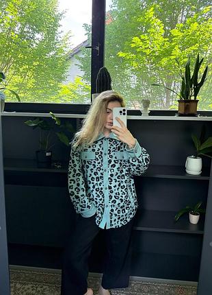 Рубашка в леопардовый принт голубая