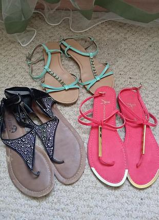 Босоніжки жіночі