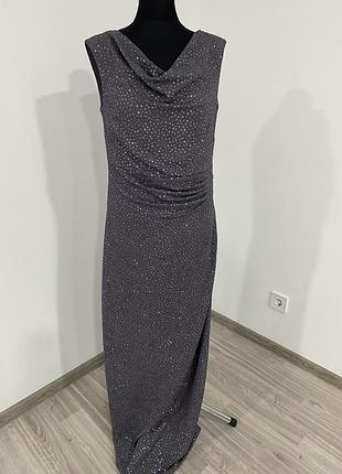 Блискуча вечірня сукня