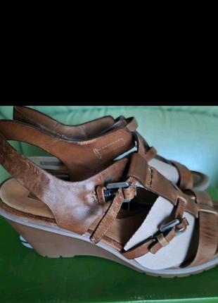 Эссо мега удобные босоножки кожа