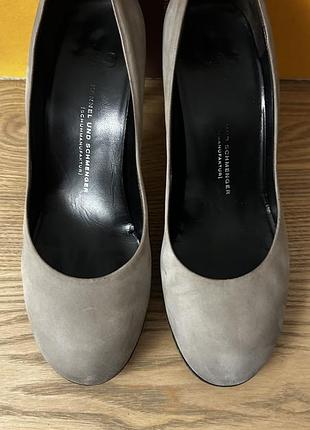 Туфлі бежеві нубук на каблуку kennel