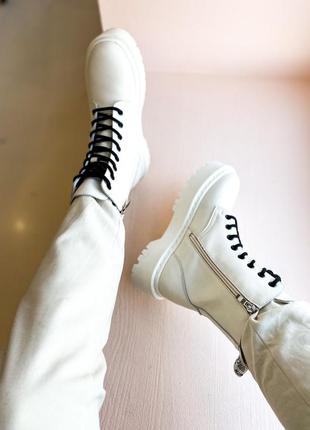 Ботинки dr.martens jadon white cream (premium)
замок черевики7 фото