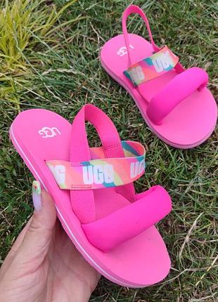 Дитячі босоніжки ugg