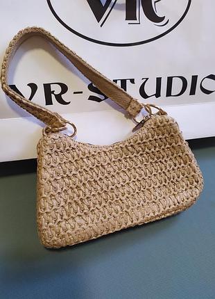 Трендовая плетеная сумочка из рафии в форме багета от primark