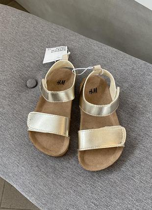 Стильні босоніжки для дівчинки h&m 3