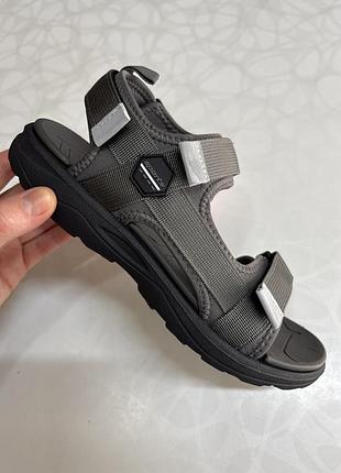 Босоніжки для хлопців