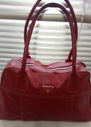 Шикарная кожаная сумка prada