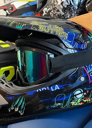 Шлем с очками