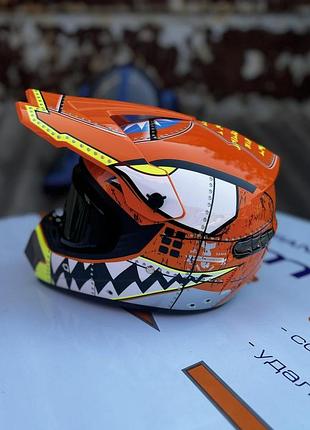 Шлем с очками