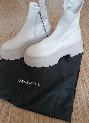 Ботинки демисезонные от reserved