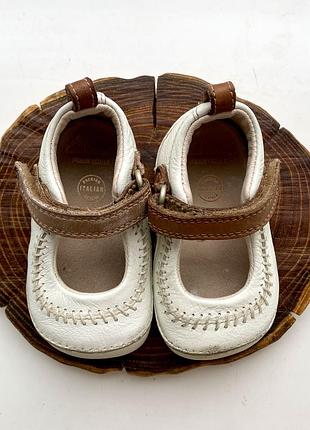 Шкіряні кросівки clarks білого кольору на липучках | розмір 17,5 | устілка 10,5 см