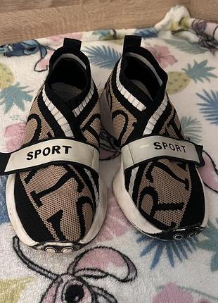 Кроссовки летние