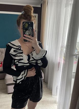 Вінтажна блузка з воланом накидка