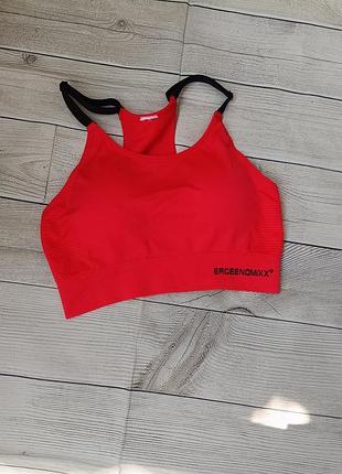 Топ спортивний з чашками