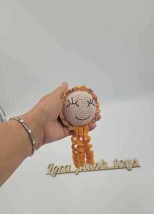 Мягкая вязаная игрушка солнышка 6