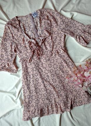 Летнее платье мини, с декольте, принт звезды размер 42/44