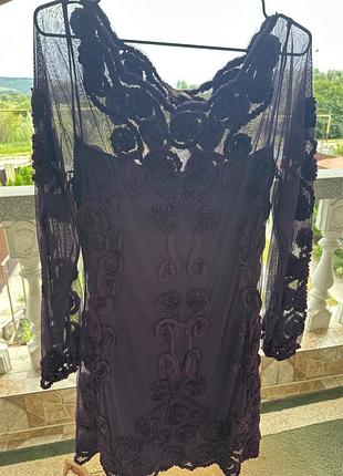 Сукні вдягнені по 1 разу на якісь свята…