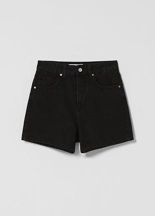 Базові короткі чорні шорти mom fit bershka