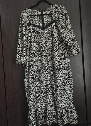 Платье лео из декольте